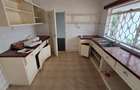 4 Bed House with En Suite in Rosslyn - 8