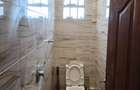 4 Bed House with En Suite in Donholm - 13