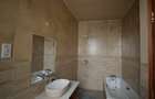 5 Bed House with En Suite in Runda - 12