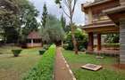 6 Bed House with En Suite at Flem Tree - 10