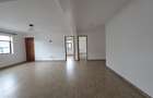 5 Bed Townhouse with En Suite in Ridgeways - 11