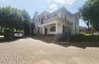 4 Bed Townhouse with En Suite at Lavington - 1