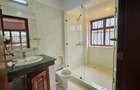 5 Bed House with En Suite in Runda - 18