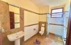 4 Bed Apartment with En Suite at Riverside Drive - 16