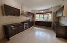 5 Bed House with En Suite in Runda - 16