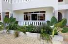 Serviced 2 Bed Apartment with Backup Generator at Mombasa - 7