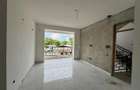 3 Bed Apartment with En Suite at Beach Road - 10