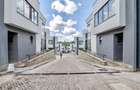 5 Bed Townhouse with En Suite in Lavington - 12