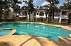 6 Bed Villa with En Suite in Nyari - 1