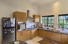 4 Bed Townhouse with En Suite in Spring Valley - 10