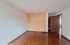 5 Bed Townhouse with En Suite at Lavington - 10