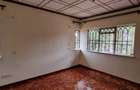 5 Bed Townhouse with En Suite at James Gichuru - 14