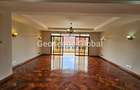 4 Bed Apartment with En Suite in Riverside - 3