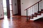 4 Bed Townhouse in Redhill - 5