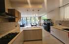 Furnished 4 Bed Apartment with En Suite in Spring Valley - 14