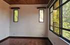 5 Bed House with En Suite in Runda - 14