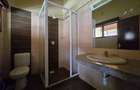 5 Bed House with En Suite at Second Parklands - 12