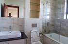 3 Bed Apartment with En Suite in Riverside - 6