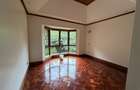 5 Bed Townhouse with En Suite at Old Runda - 10