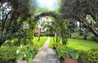 4 Bed House with En Suite in Ridgeways - 3