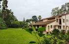 5 Bed Villa with En Suite at Lonetree - 18