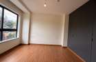 3 Bed Apartment with Swimming Pool in Riverside - 4