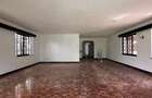 5 Bed Townhouse with En Suite in Kilimani - 14