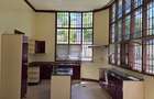 4 Bed House with En Suite in Hill View - 10