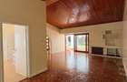 4 Bed House with En Suite in Rosslyn - 2