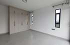 3 Bed Apartment with En Suite in Brookside - 5