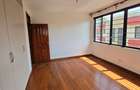 5 Bed Townhouse with En Suite at Lavington Convent Drive - 19