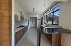 4 Bed Townhouse with En Suite in Ridgeways - 15