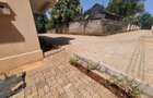 5 Bed House with En Suite in Lavington - 13