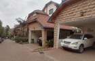 4 Bed Townhouse with En Suite at Lavington - 17