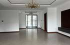 4 Bed Apartment with En Suite at Riverside Drive - 3