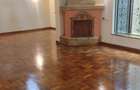 5 Bed House with En Suite in Lavington - 3