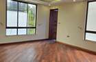 5 Bed Townhouse with En Suite at Lavington Road - 11