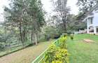 5 Bed House with En Suite at Rosslyn - 17