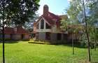 5 Bed House with En Suite at Mimosa Drive - 4