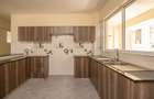 4 Bed Apartment with En Suite at 4Th Parklands - 7