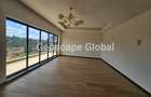 3 Bed Apartment with En Suite in Rosslyn - 1