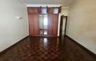 4 Bed Apartment with En Suite in Riverside - 8