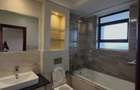 4 Bed Apartment with En Suite at Riverside Drive - 6