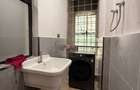 1 Bed Apartment with En Suite in Westlands Area - 12
