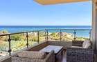 3 Bed Apartment with En Suite at 2Nd Avanue - 1