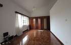 4 Bed Townhouse with En Suite in Spring Valley - 15