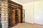 5 Bed Townhouse with En Suite in Lavington - 2