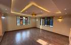 5 Bed House with En Suite at Bypass - 3