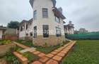 5 Bed House with En Suite in Rosslyn - 3