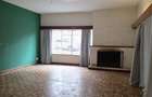 6 Bed House with En Suite in Lavington - 11